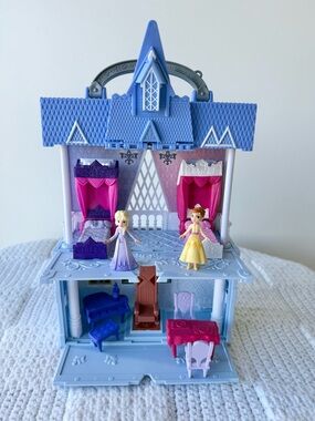 Disney Frozen 2 Pop Adventures Arendelle Castle Playset